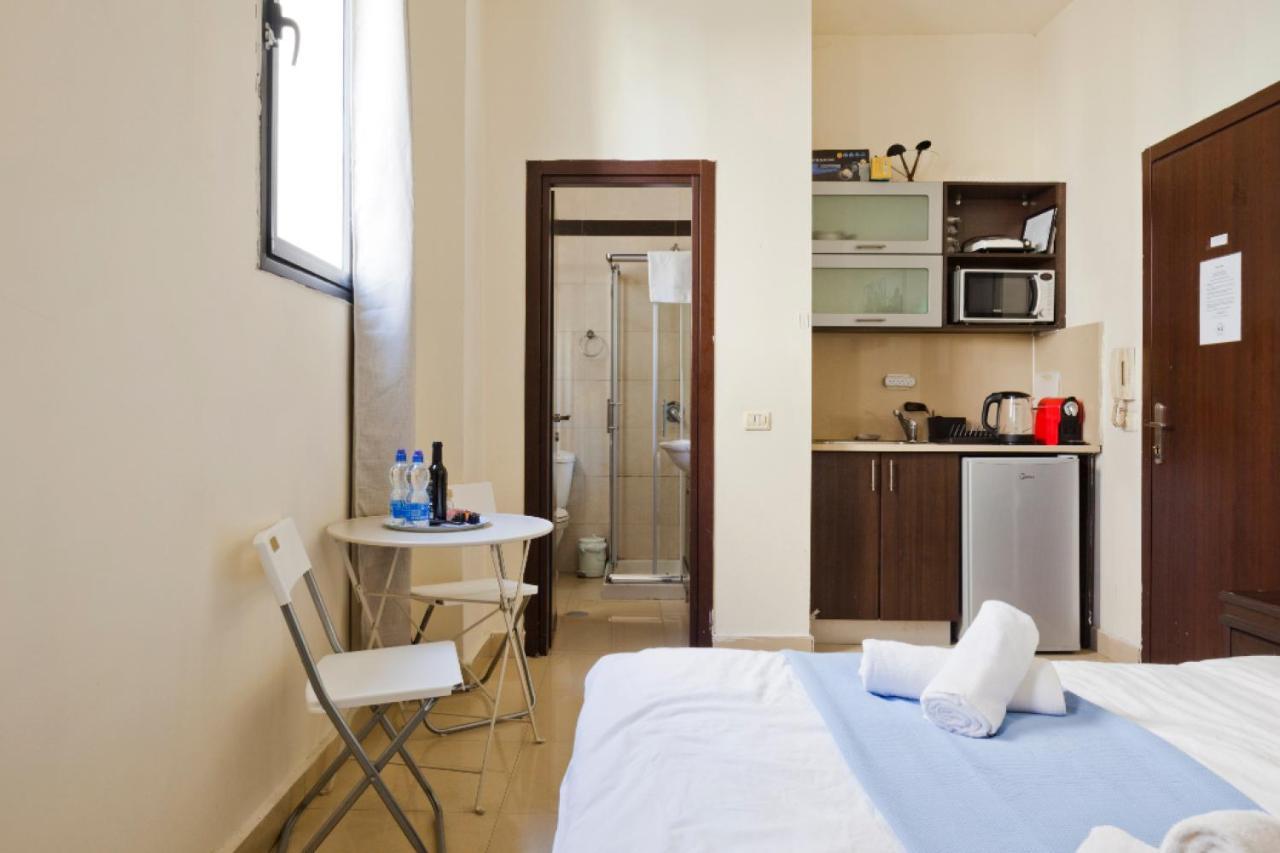 Nhe Rothschild'S Corner Apartment Tel Aviv Bagian luar foto