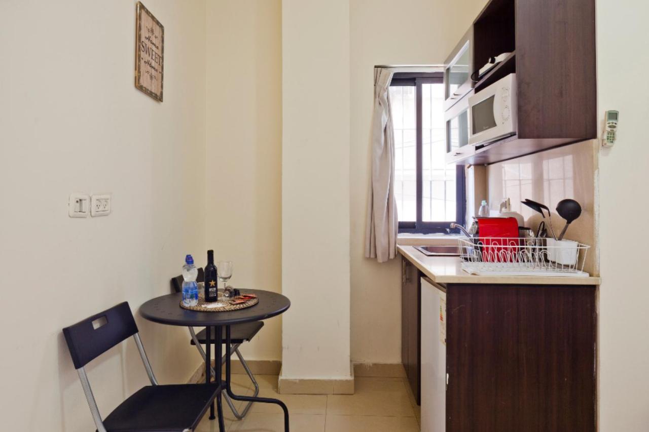 Nhe Rothschild'S Corner Apartment Tel Aviv Bagian luar foto