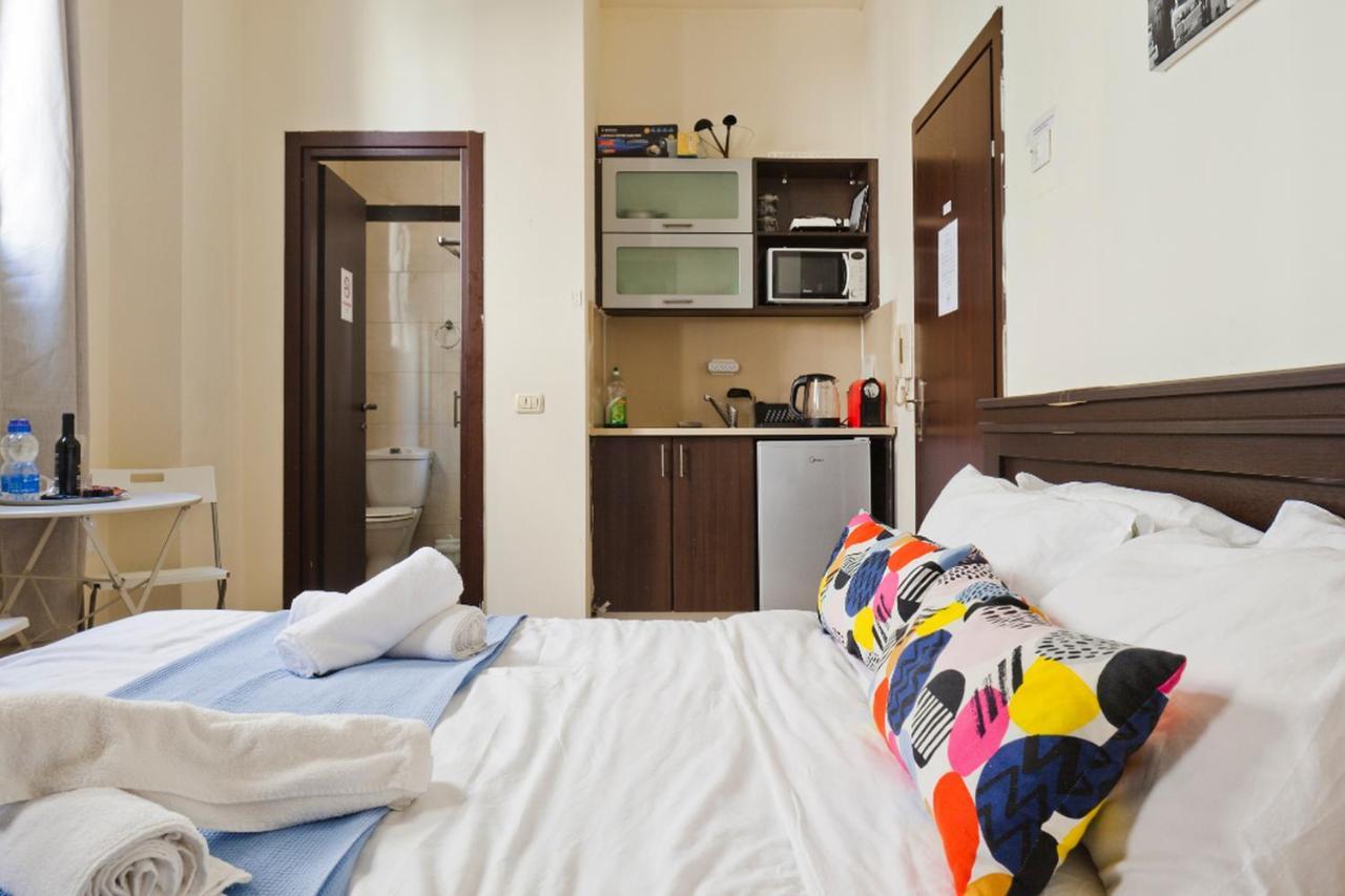 Nhe Rothschild'S Corner Apartment Tel Aviv Bagian luar foto